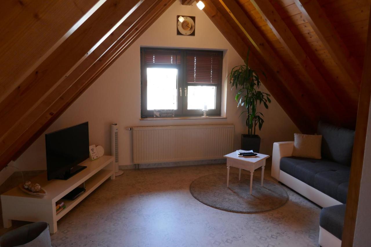 Moderne 2 Zi. - FeWo Weinbergliebe am Tuniberg zwischen Freiburg und Breisach / Frankreich Merdingen Exterior foto